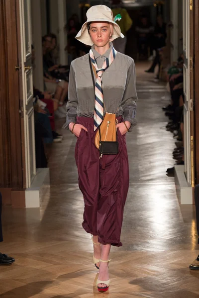 Look 30